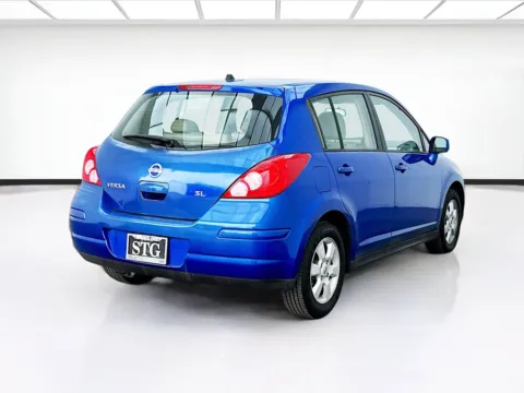 More photos of 2009 Nissan Versa 1.8 SL at STG Bellflower, CA
