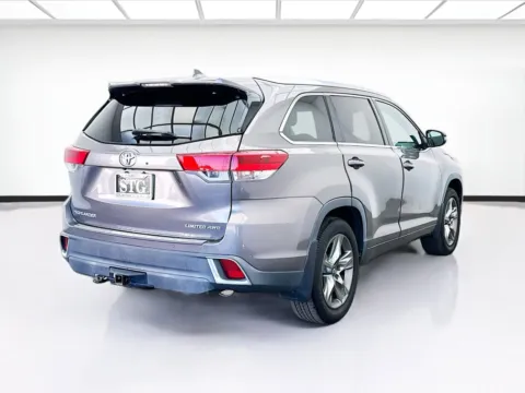 More photos of 2018 Toyota Highlander Limited Platinum at STG Bellflower, CA