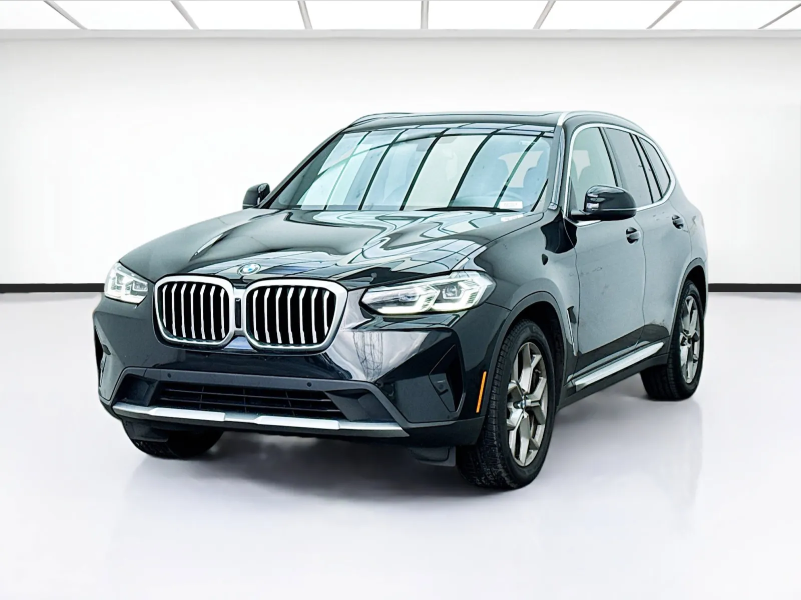 2022 BMW X3 30i's photo