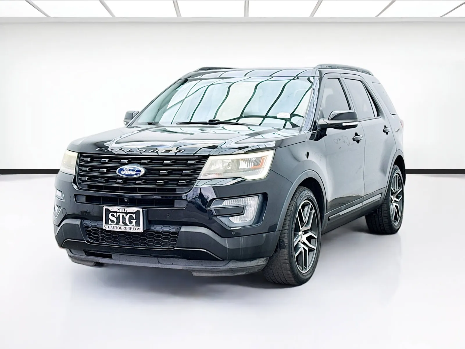 2017 Ford Explorer Sport's photo