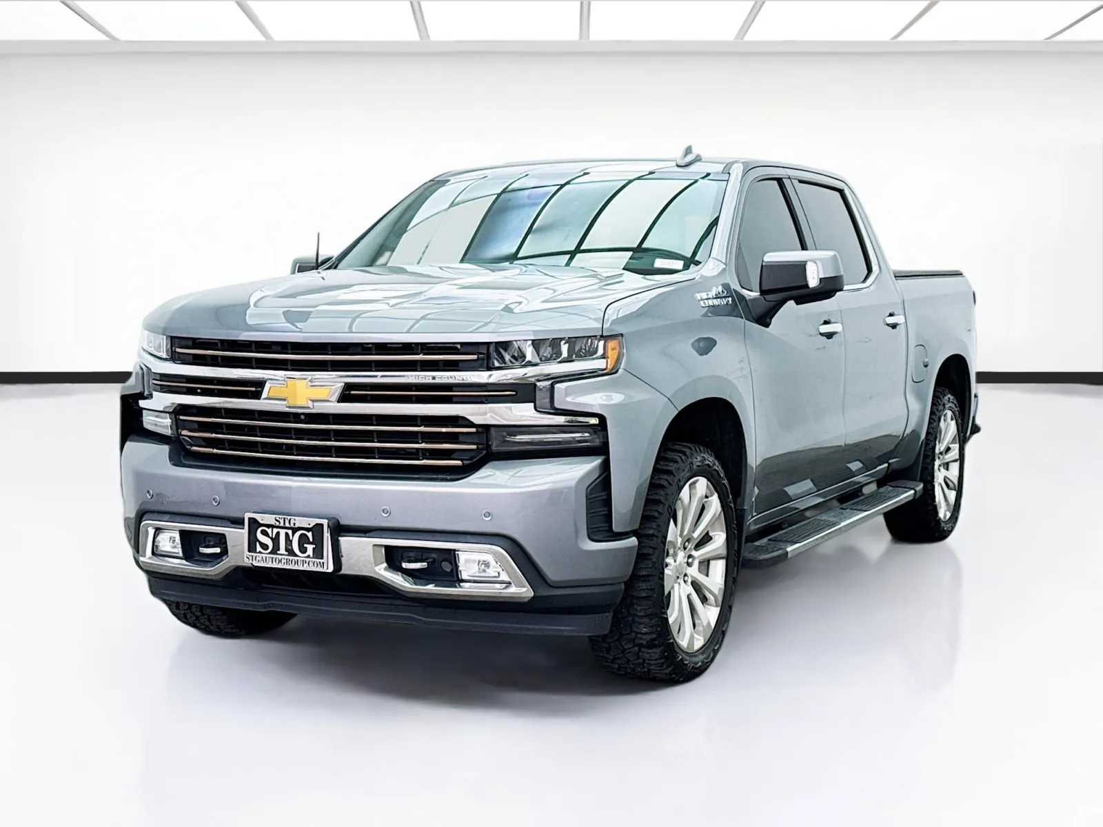 Gray 2020 Chevrolet Silverado 1500 High Country DELUXE & TECHNOLOGY PACKAGES for sale in Bellflower, CA