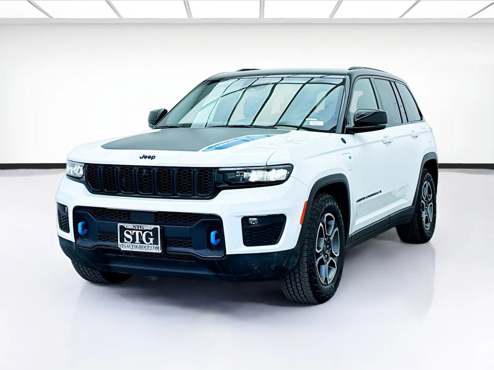 2022 Jeep Grand Cherokee Trailhawk 4xe's photo