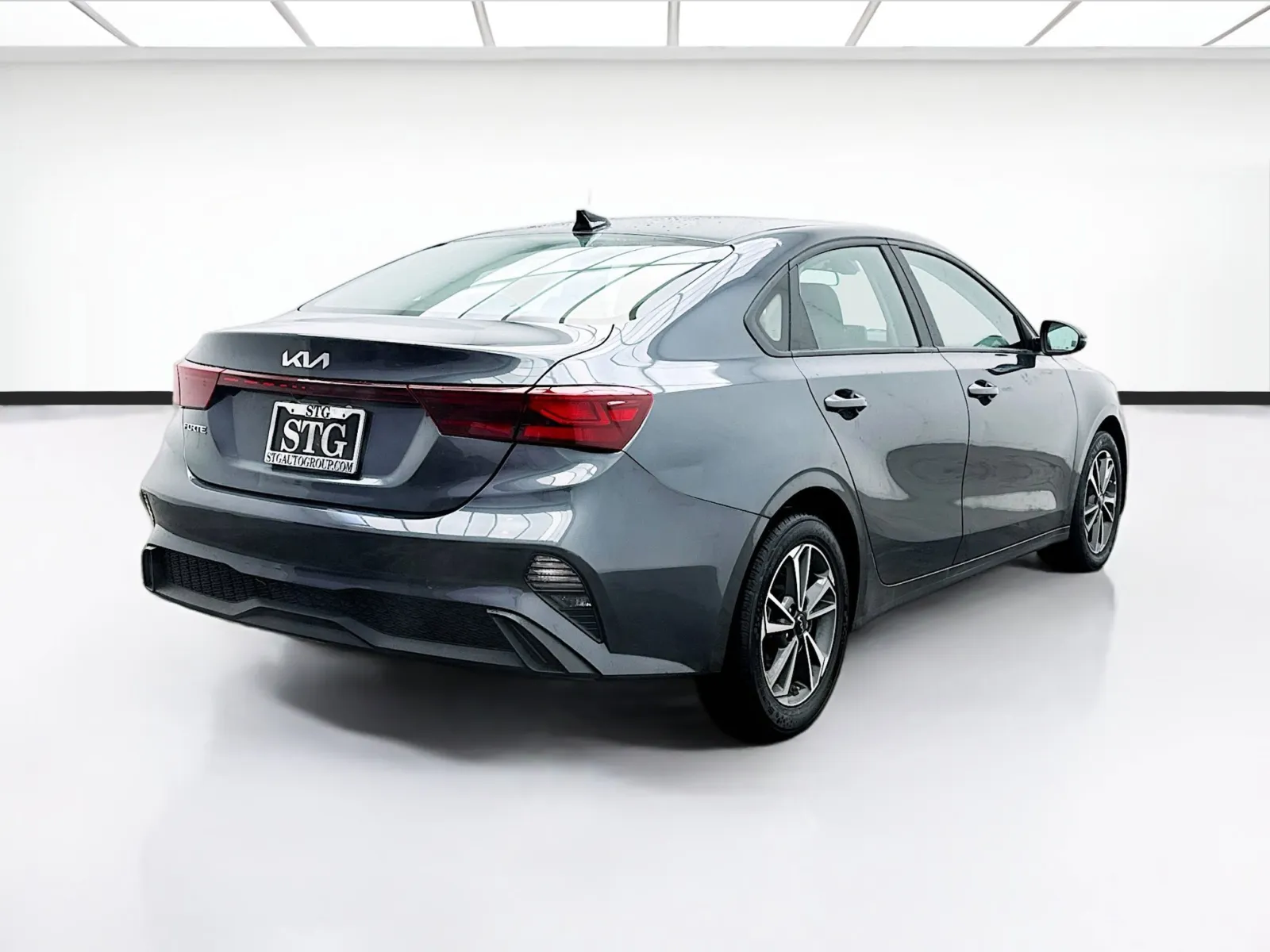 2024 Kia Forte LXS photo 2