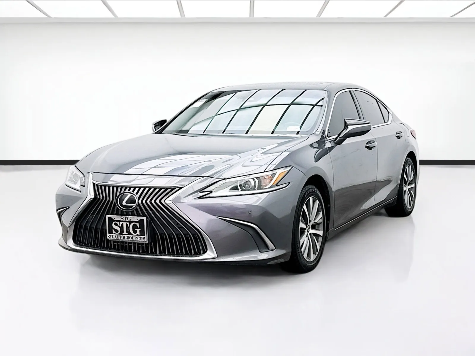 Gray 2019 Lexus ES 350 Luxury for sale in Bellflower, CA