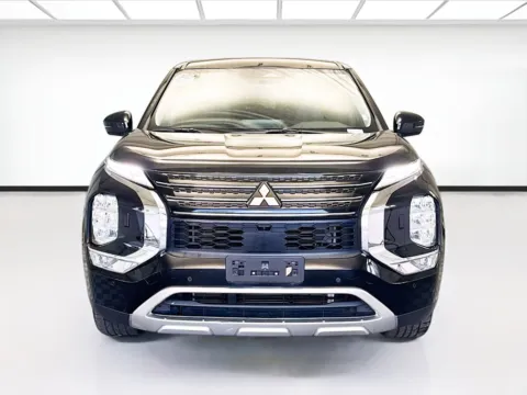 Photos of 2023 Mitsubishi Outlander SE for sale in Bellflower, CA at STG Bellflower