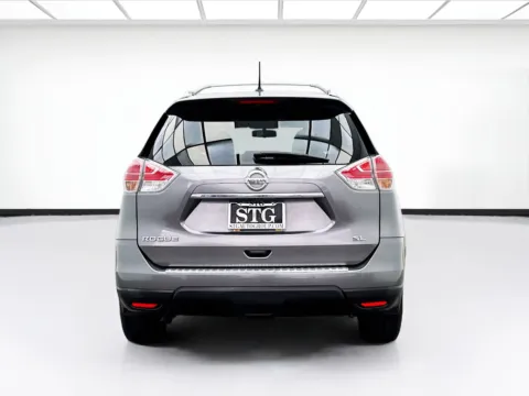 More photos of 2016 Nissan Rogue SL at STG Bellflower, CA