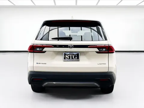 More photos of 2024 Toyota Grand Highlander at STG Bellflower, CA