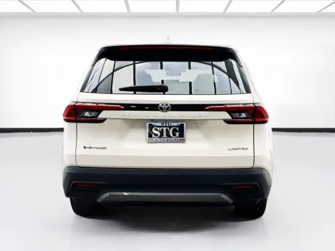 More photos of 2024 Toyota Grand Highlander at STG Bellflower, CA