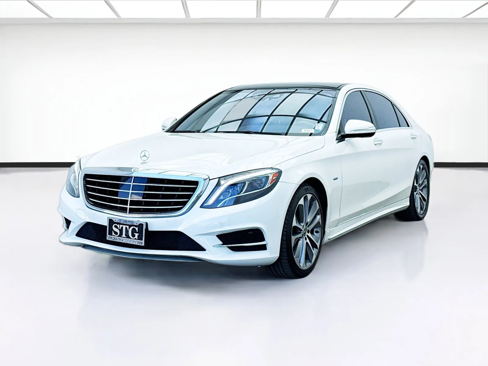 White 2017 Mercedes-Benz S-Class S 550e W/SPORT PREMIUM & DRIVER ASSIST PACKAGES for sale in Bellflower, CA