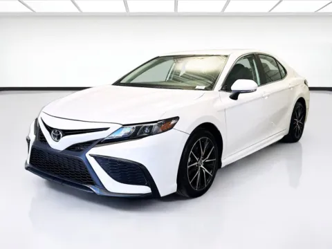 White 2024 Toyota Camry SE for sale in Bellflower, CA