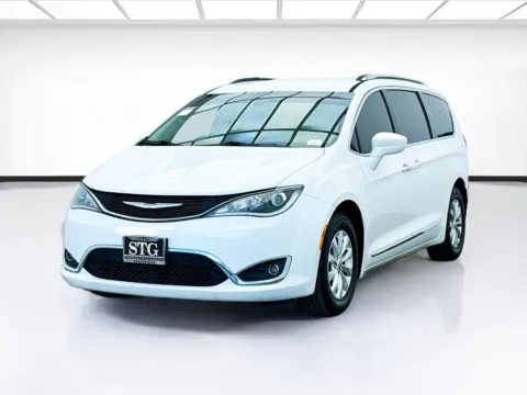 White 2019 Chrysler Pacifica Touring L for sale in Bellflower, CA