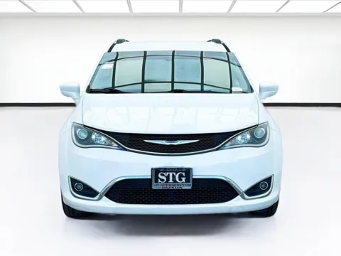 Photos of 2019 Chrysler Pacifica Touring L for sale in Bellflower, CA at STG Bellflower