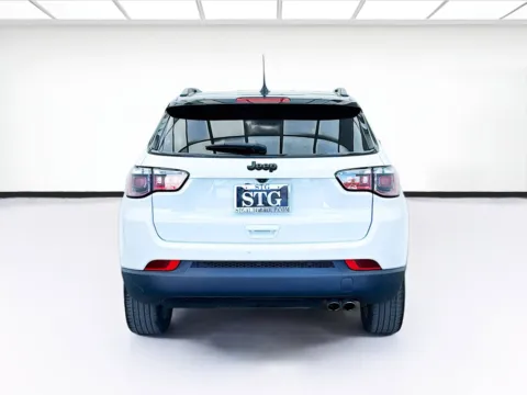 More photos of 2022 Jeep Compass Altitude at STG Bellflower, CA