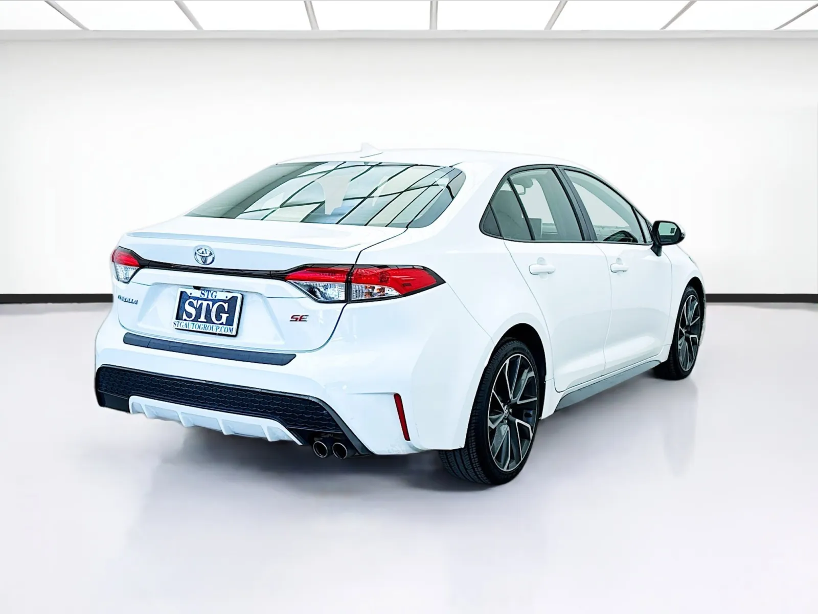 2020 Toyota Corolla SE photo 2