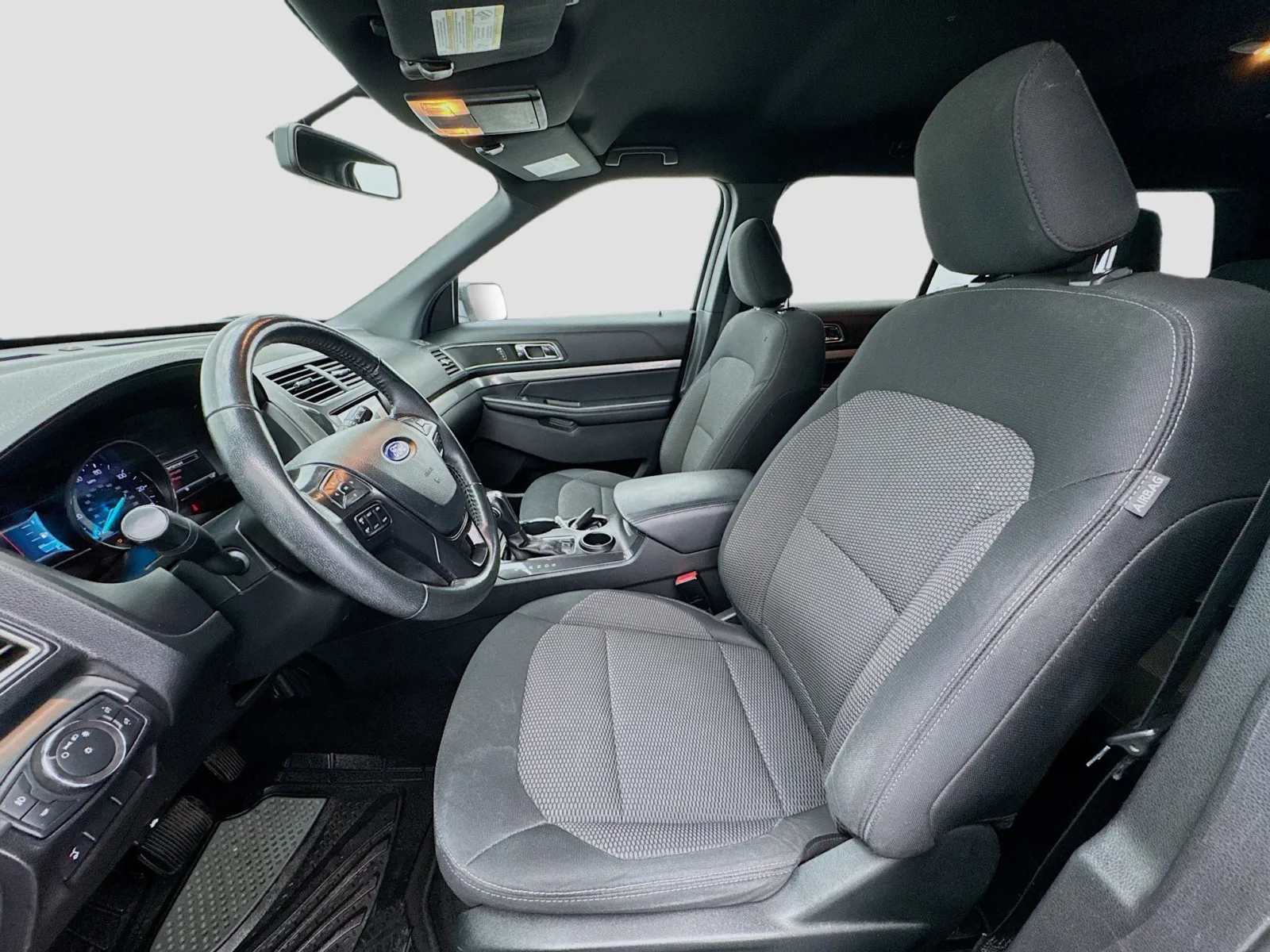 2019 Ford Explorer XLT photo 4