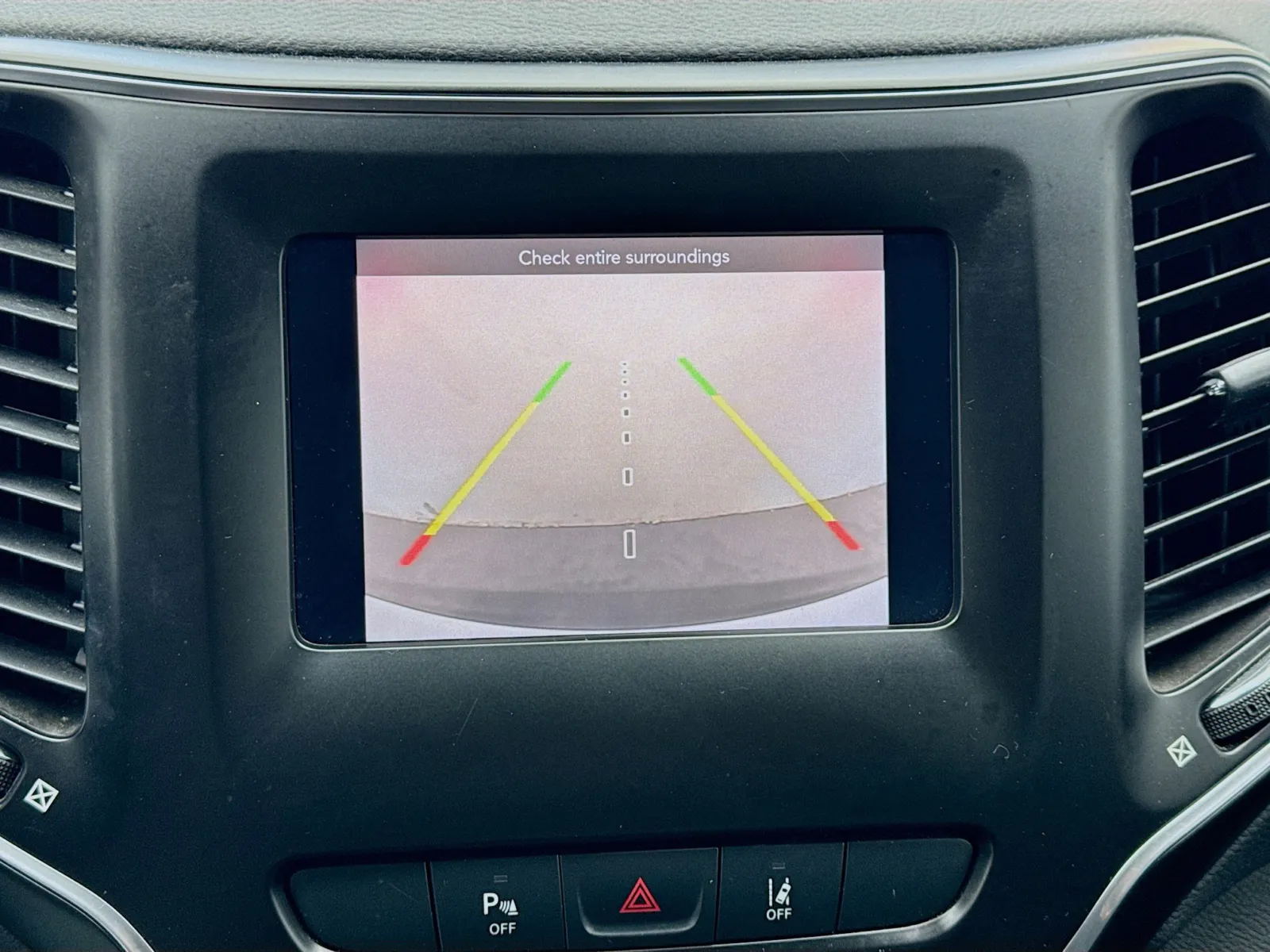 2021 Jeep Cherokee Altitude Latitude Lux photo 4