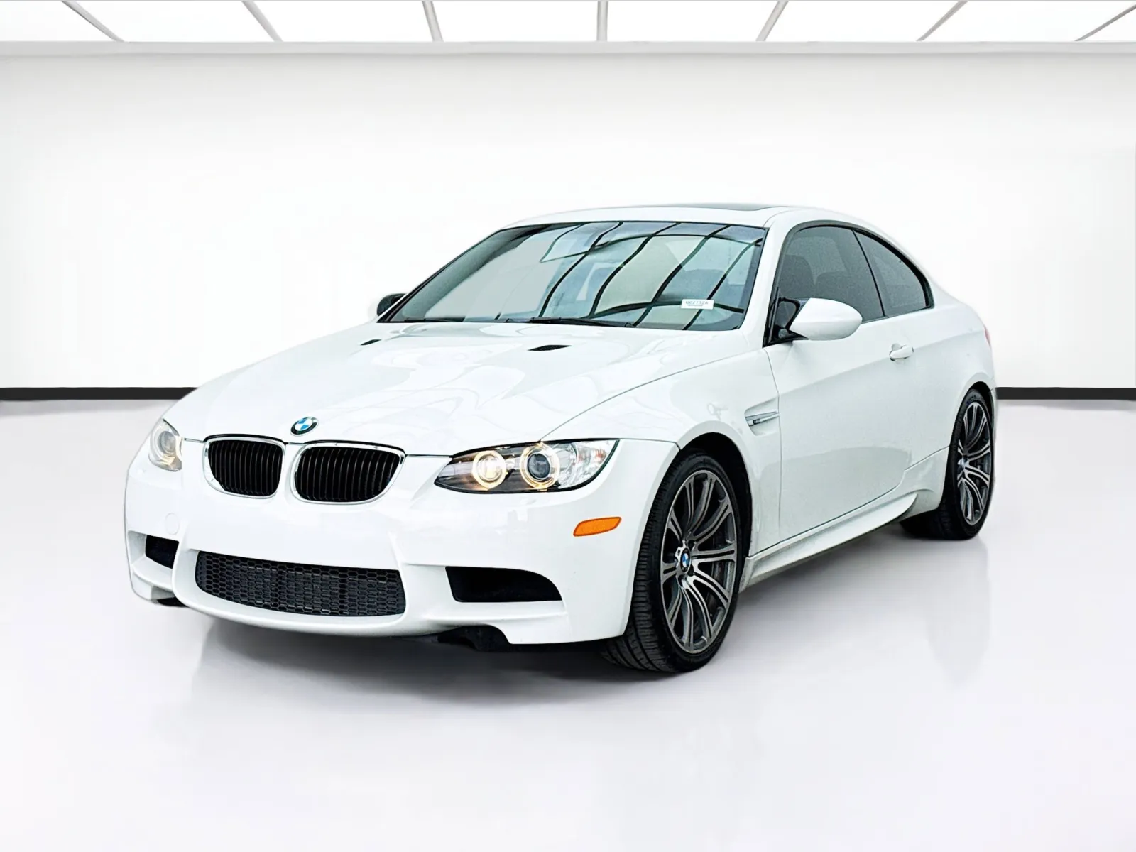 White 2011 BMW M3 w/PREMIUM & TECHNOLOGY PACKAGE for sale in Bellflower, CA