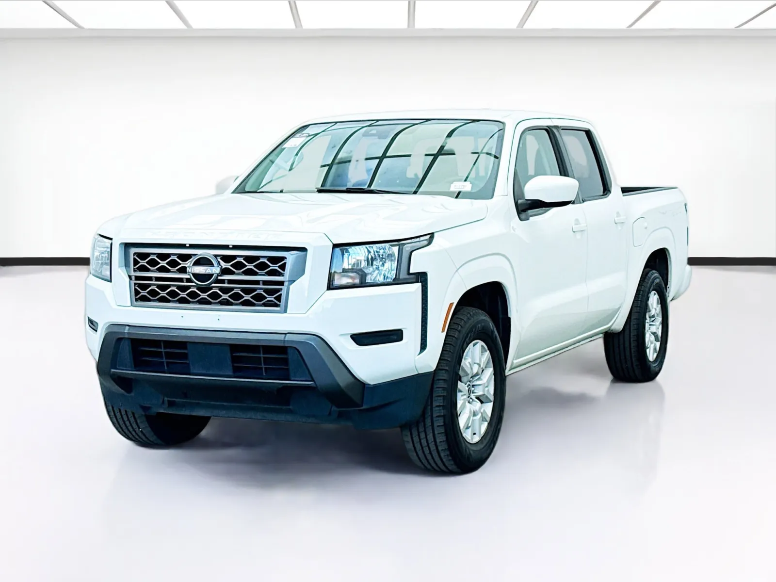 2022 Nissan Frontier SV's photo