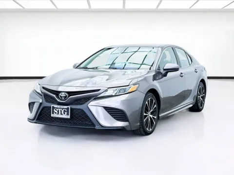 Gray 2020 Toyota Camry SE for sale in Bellflower, CA