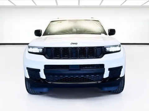 Photos of 2023 Jeep Grand Cherokee L Altitude for sale in Bellflower, CA at STG Bellflower