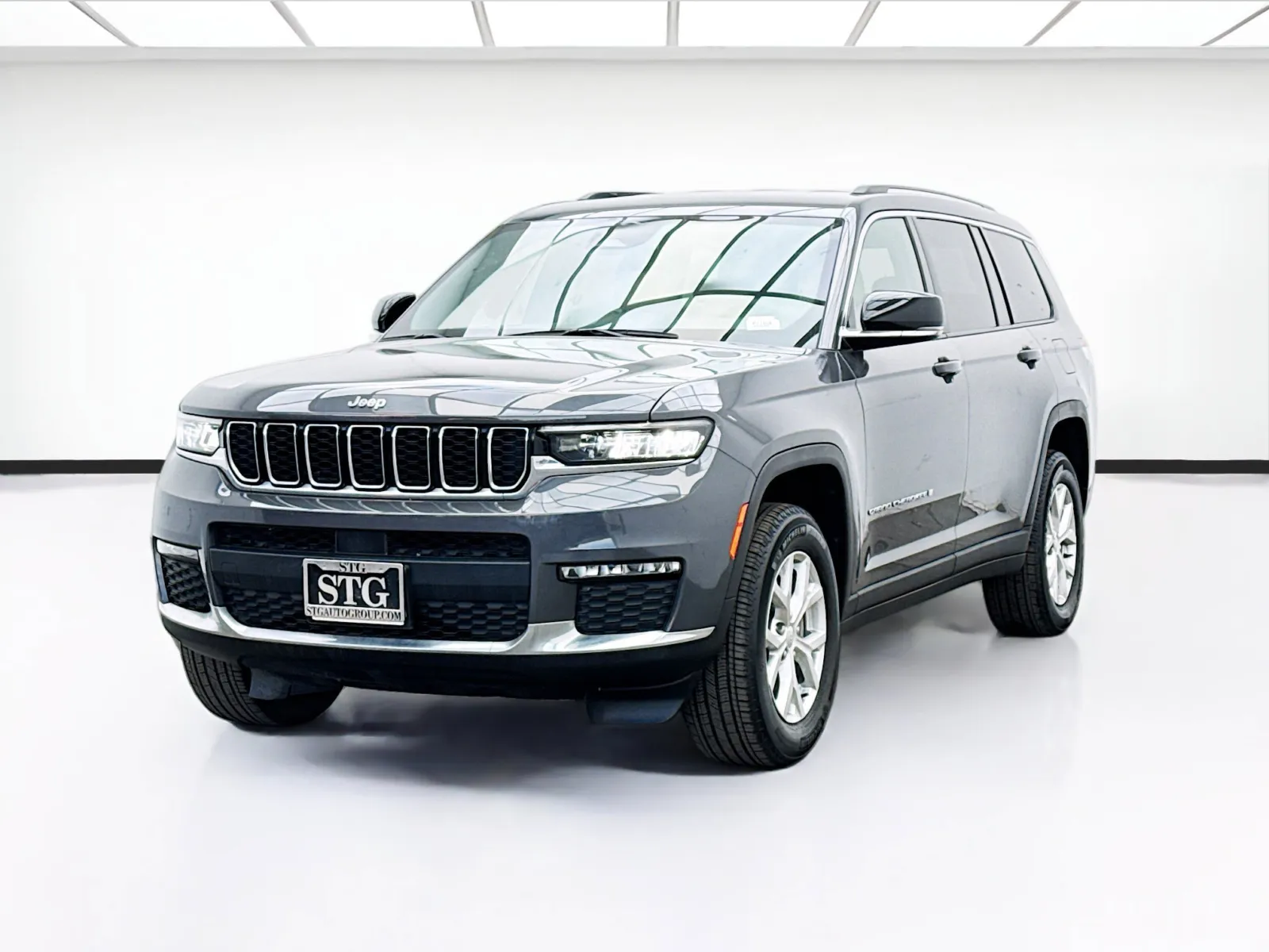 Gray 2023 Jeep Grand Cherokee L Limited for sale in Bellflower, CA