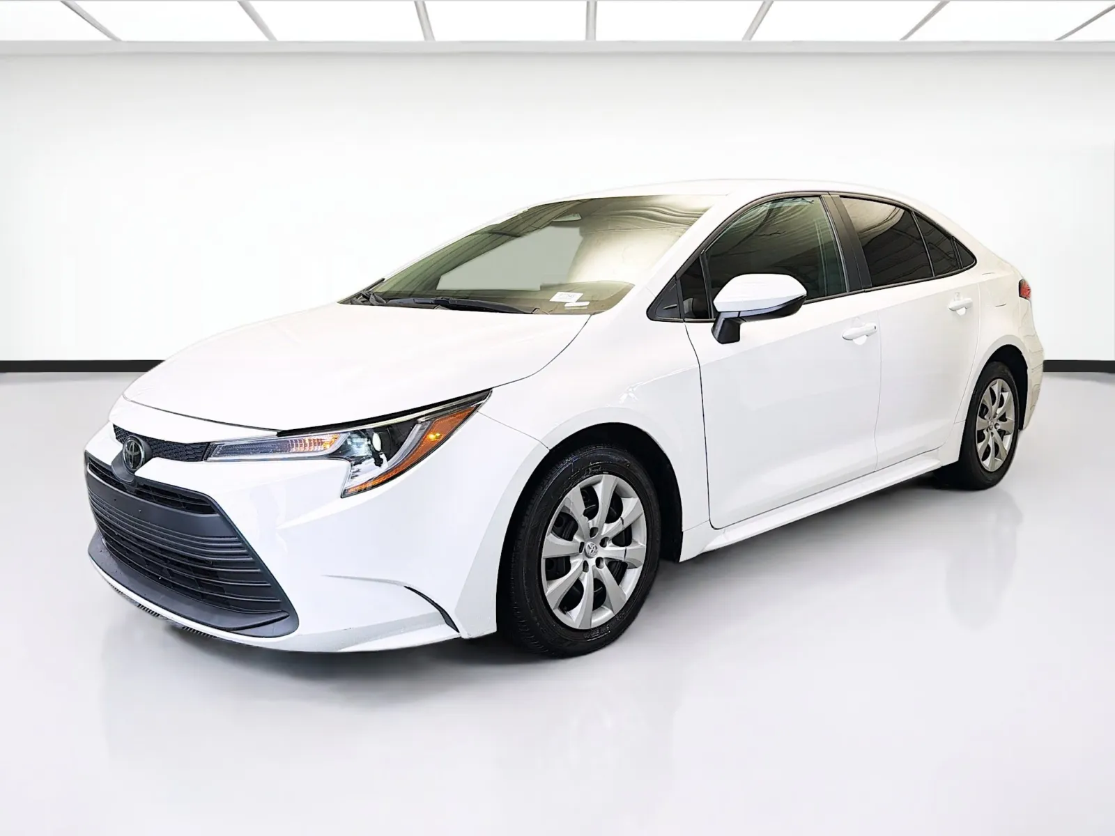 2024 Toyota Corolla LE's photo