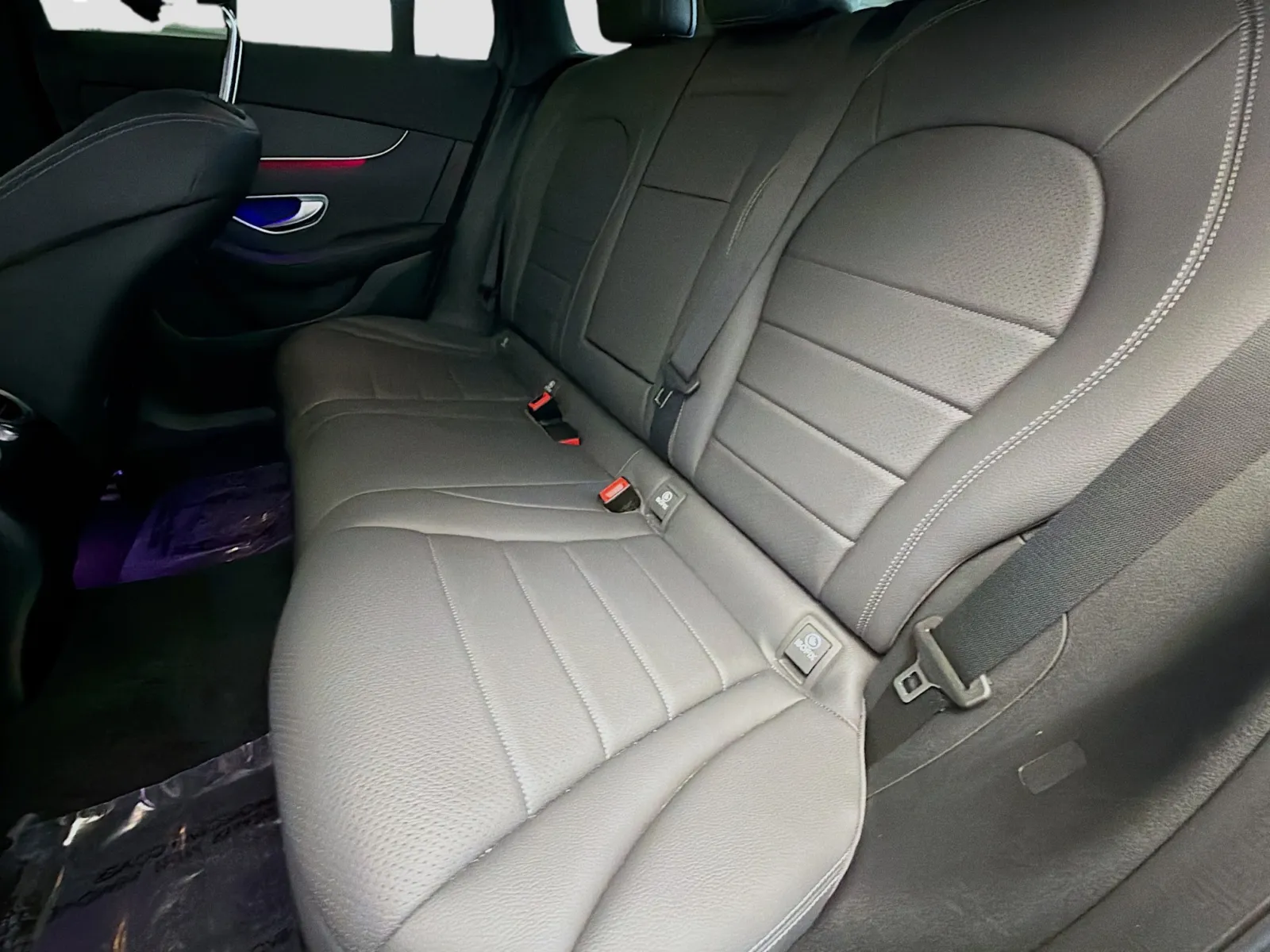 2021 Mercedes Benz GLC 300 photo 4