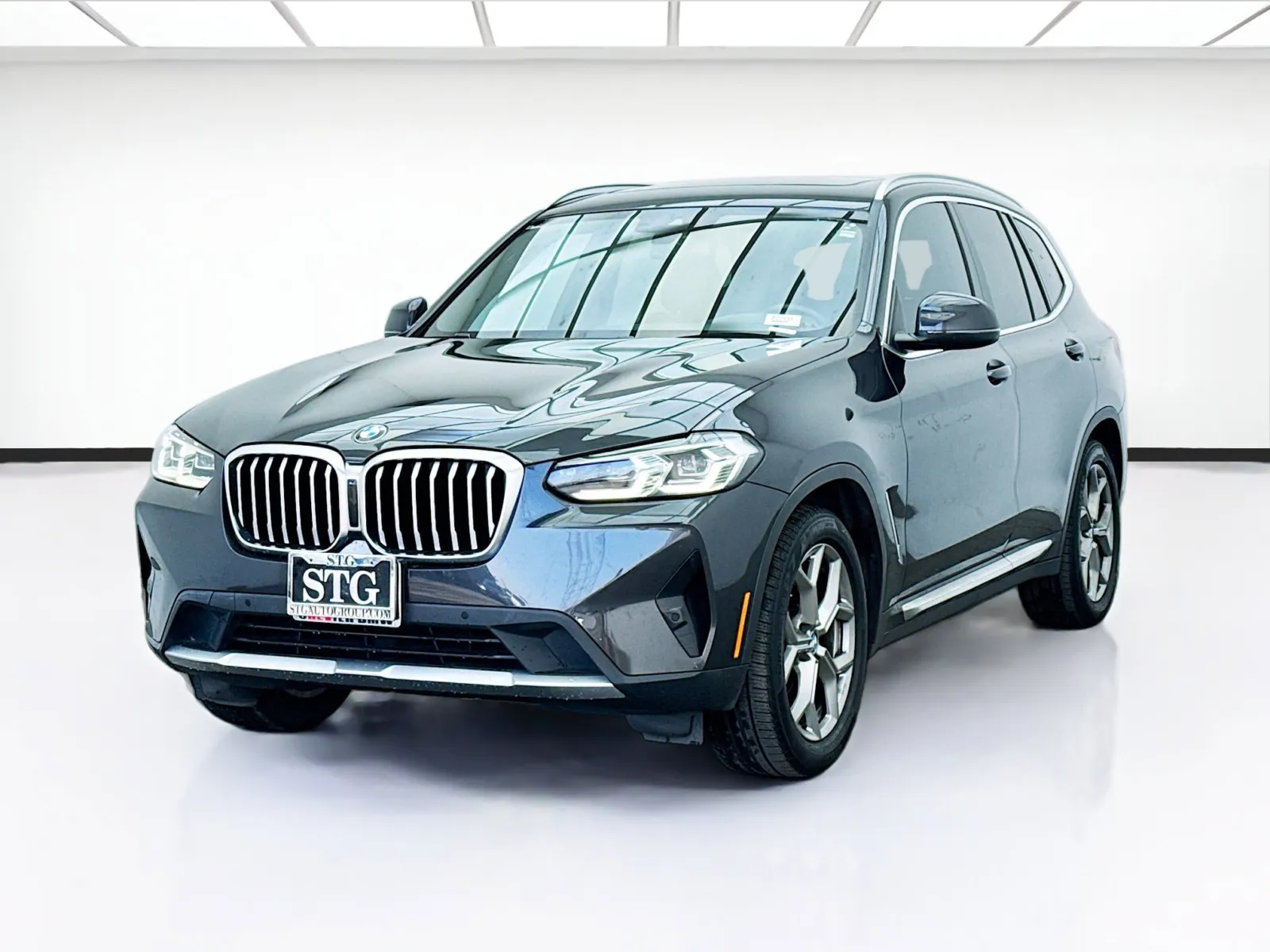 2022 BMW X3 30i's photo
