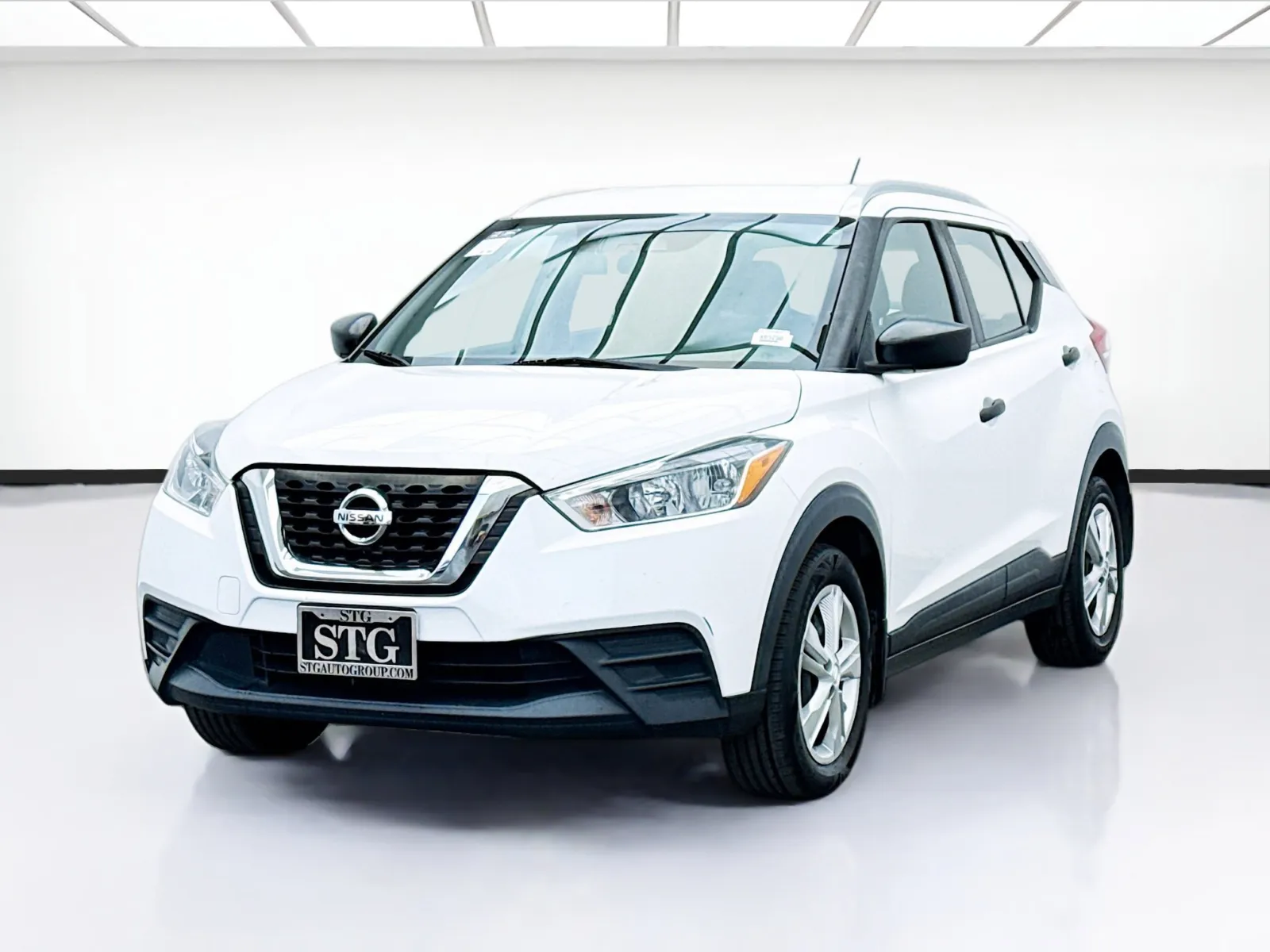 2019 Nissan Kicks S's photo