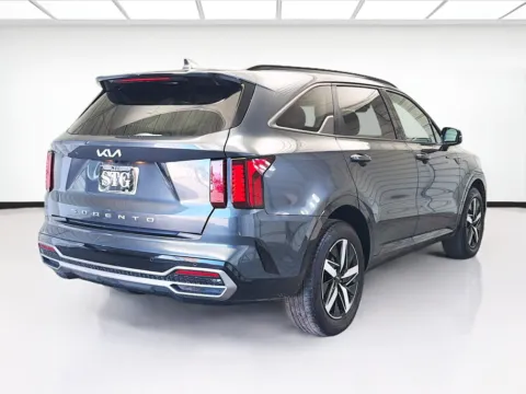 More photos of 2022 Kia Sorento S at STG Bellflower, CA