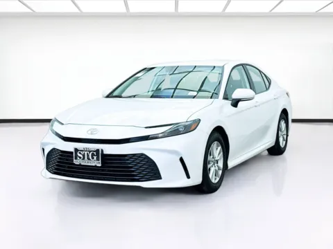 White 2025 Toyota Camry SE for sale in Bellflower, CA