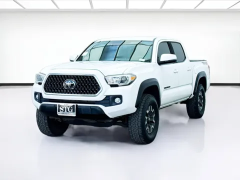 White 2019 Toyota Tacoma V6 for sale in Bellflower, CA