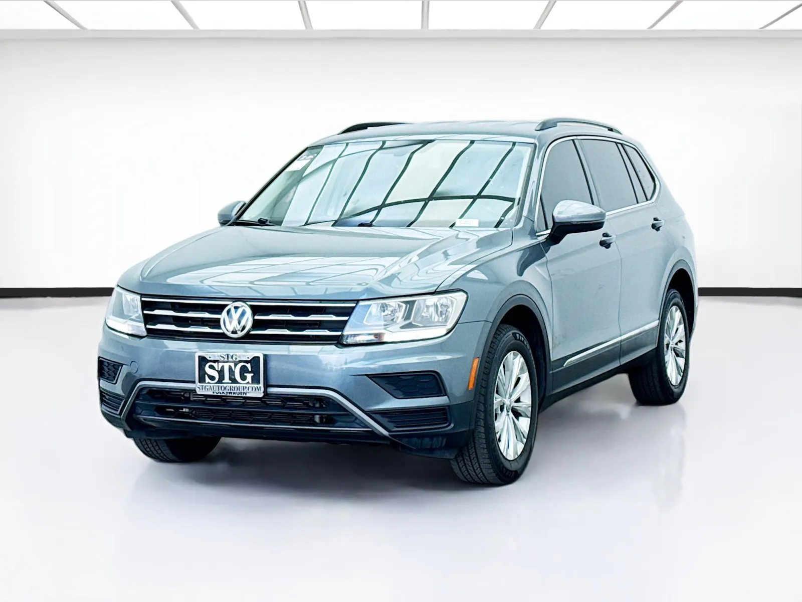 Gray 2018 Volkswagen Tiguan 2.0T SE for sale in Bellflower, CA
