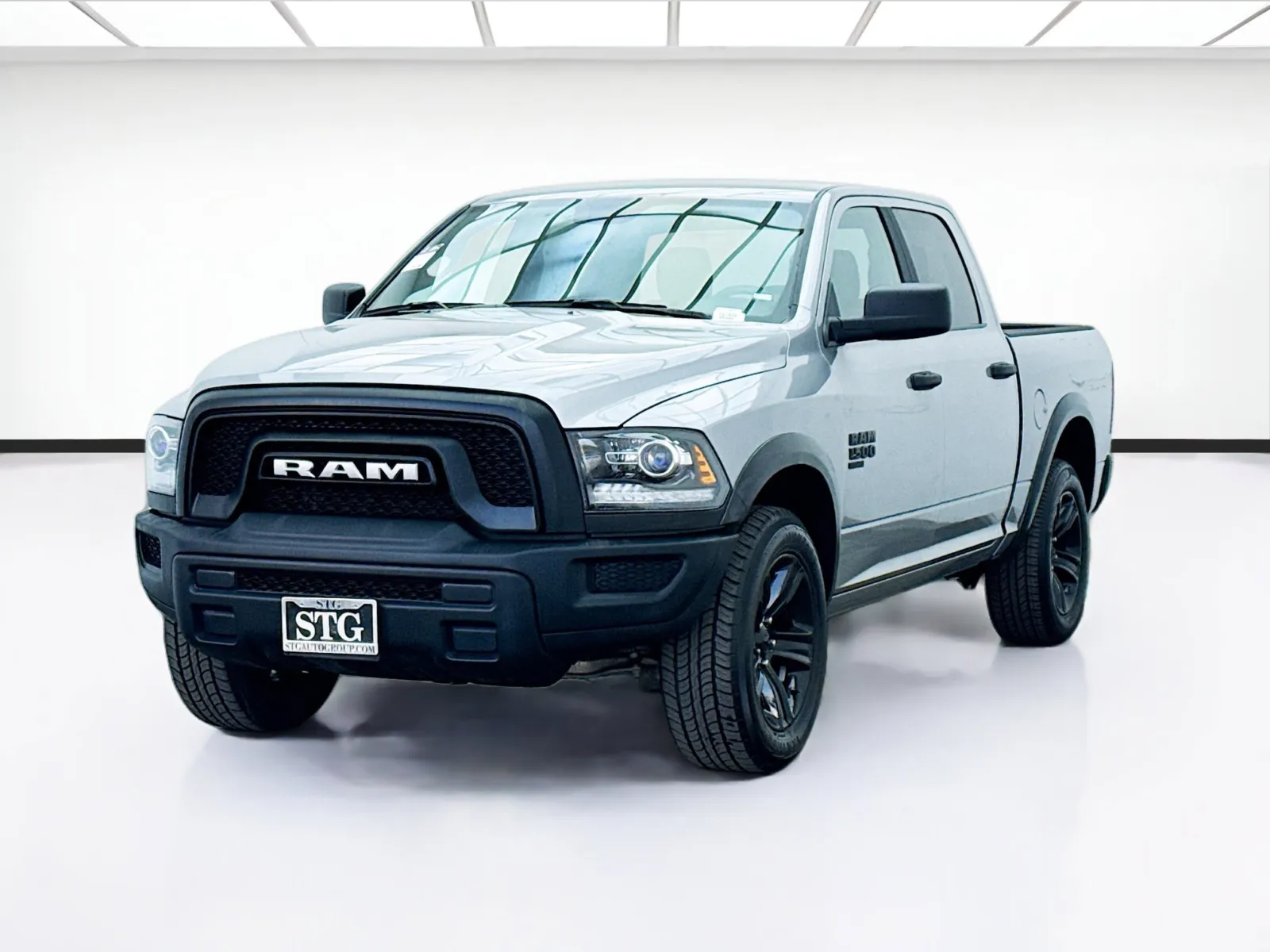 2024 RAM Ram 1500 Classic Warlock's photo