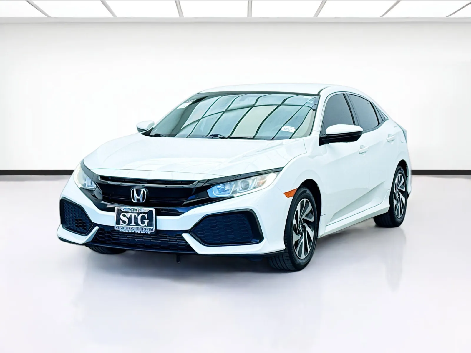 2018 Honda Civic Hatchback LX's photo