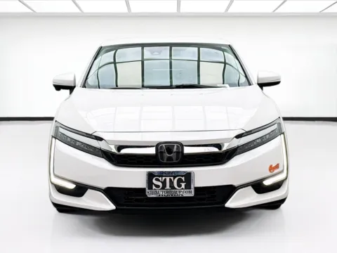 Photos of 2019 Honda Clarity Plug-In Hybrid for sale in Bellflower, CA at STG Bellflower