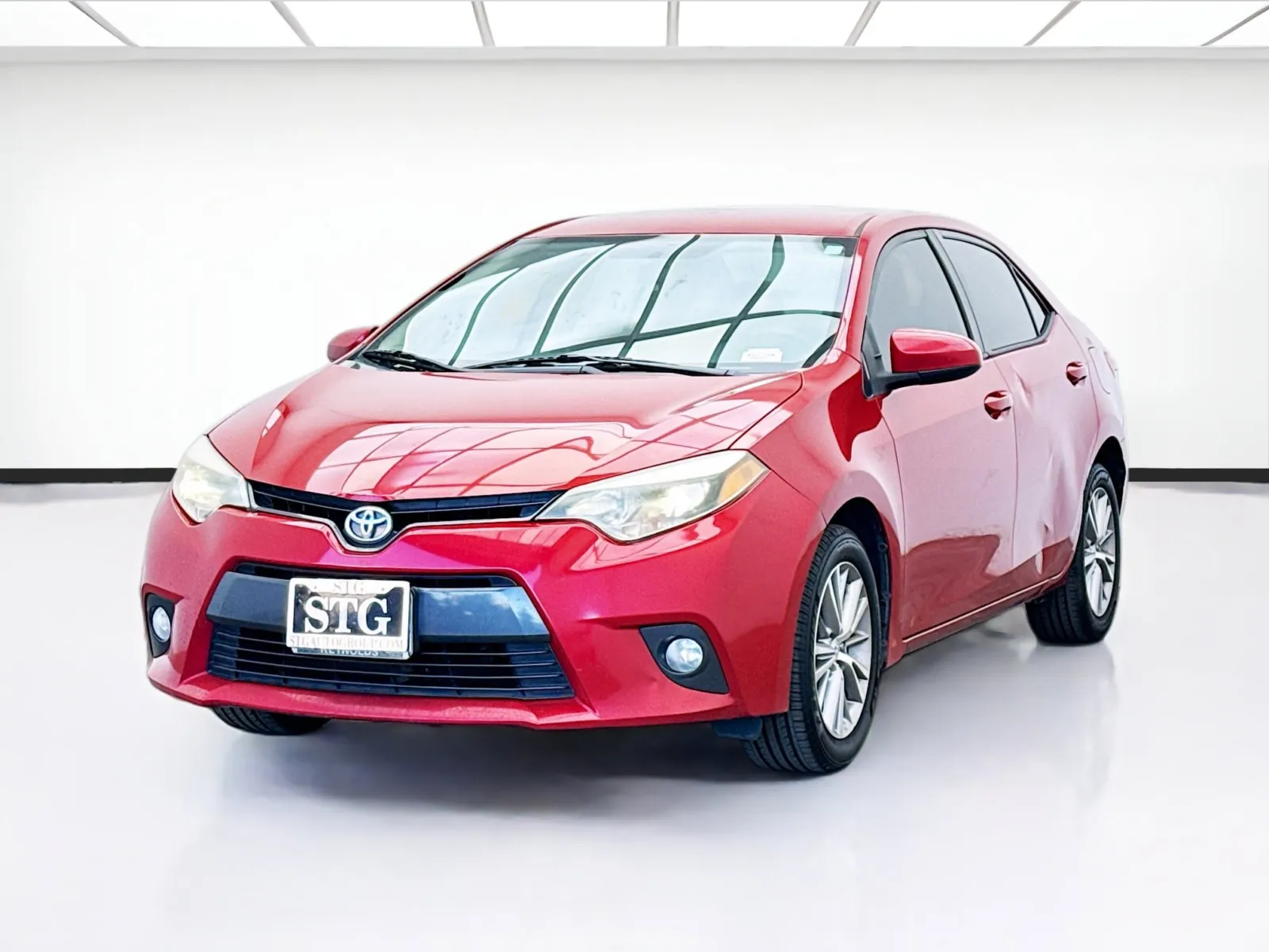 Red 2015 Toyota Corolla LE for sale in Bellflower, CA