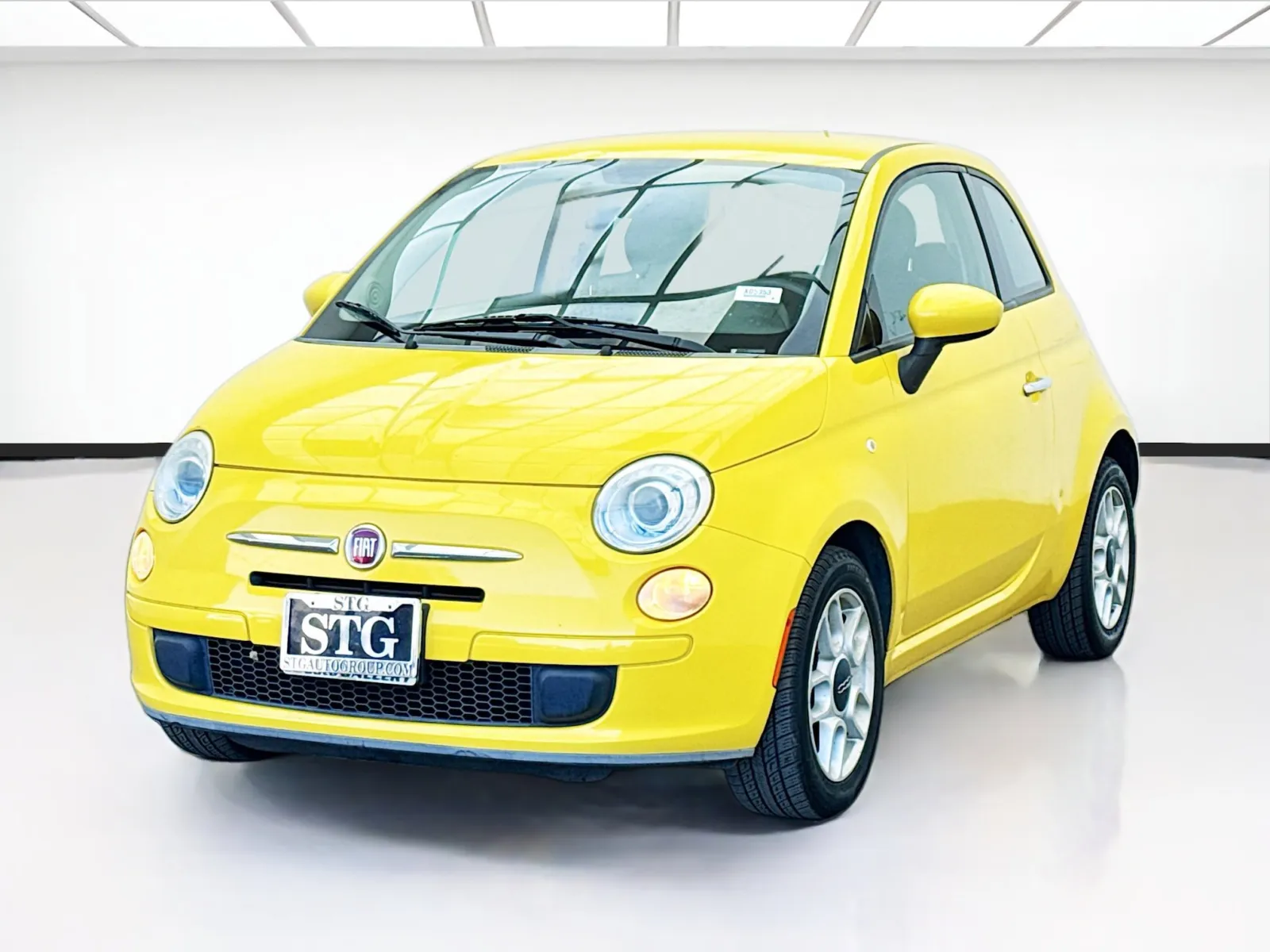 2015 FIAT 500 Pop's photo