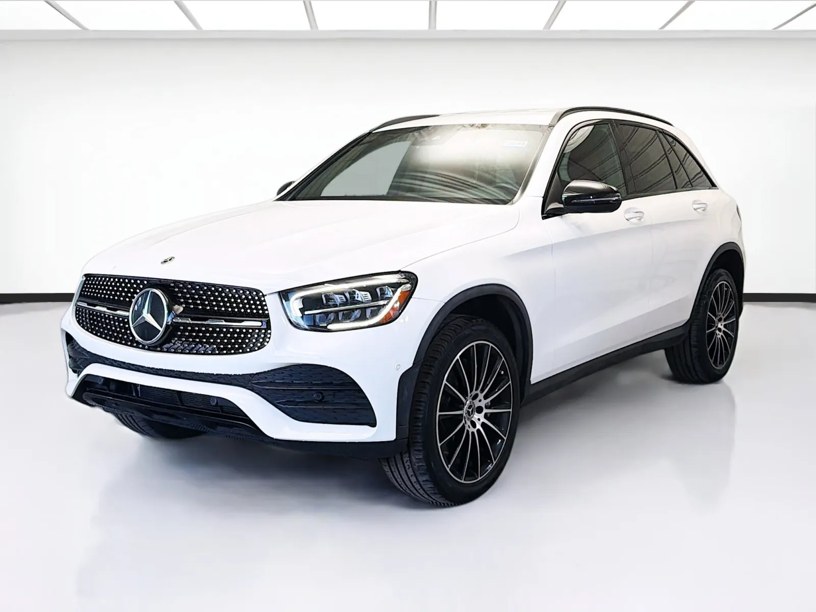 2022 Mercedes-Benz GLC GLC300's photo