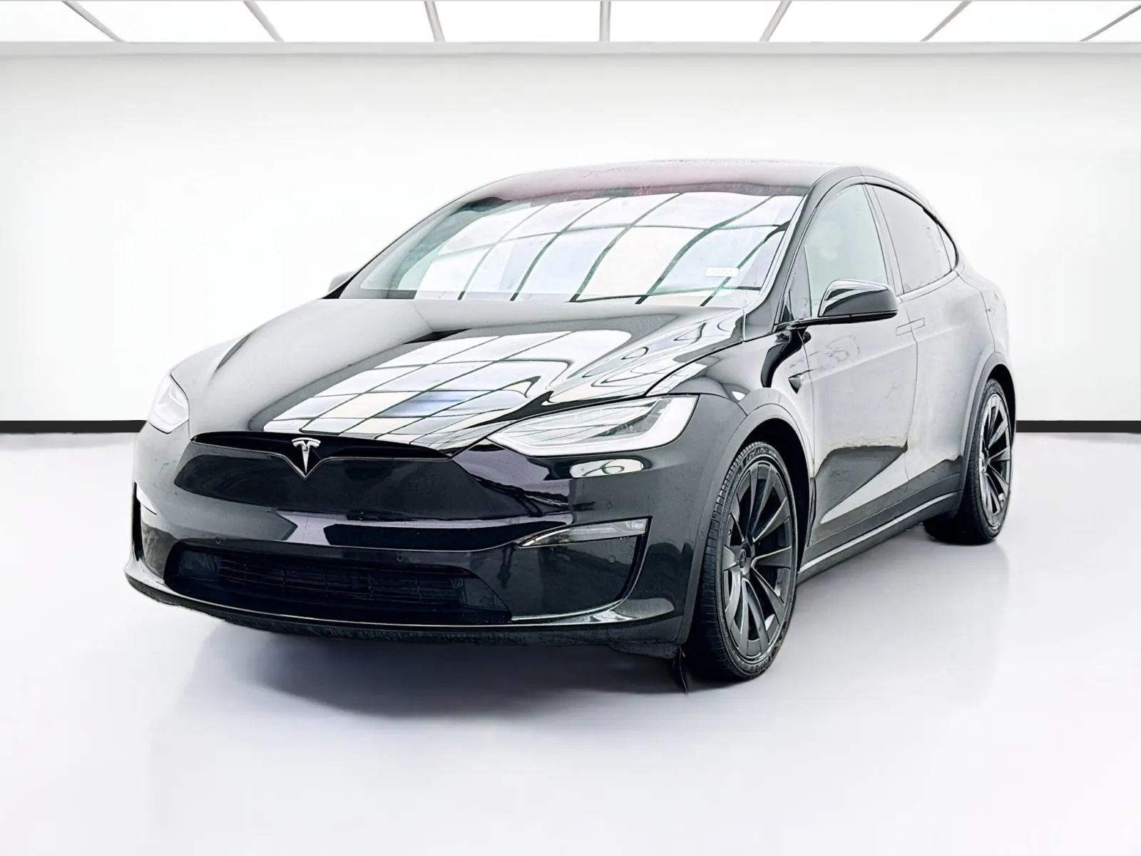 2023 Tesla Model X Long Range's photo