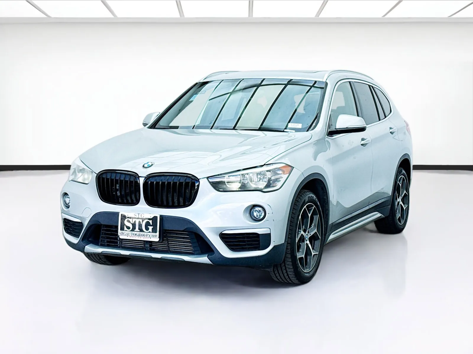 2018 BMW X1 28i's photo