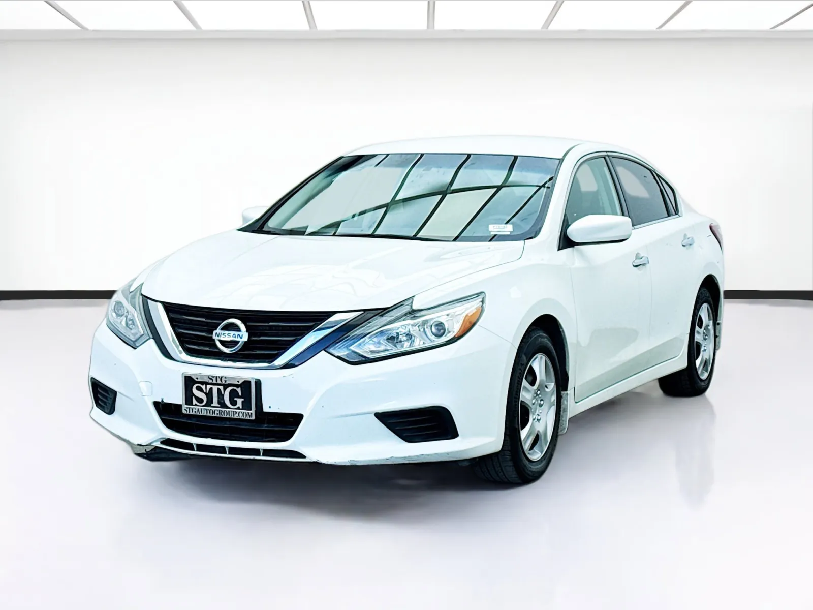 2018 Nissan Altima S's photo