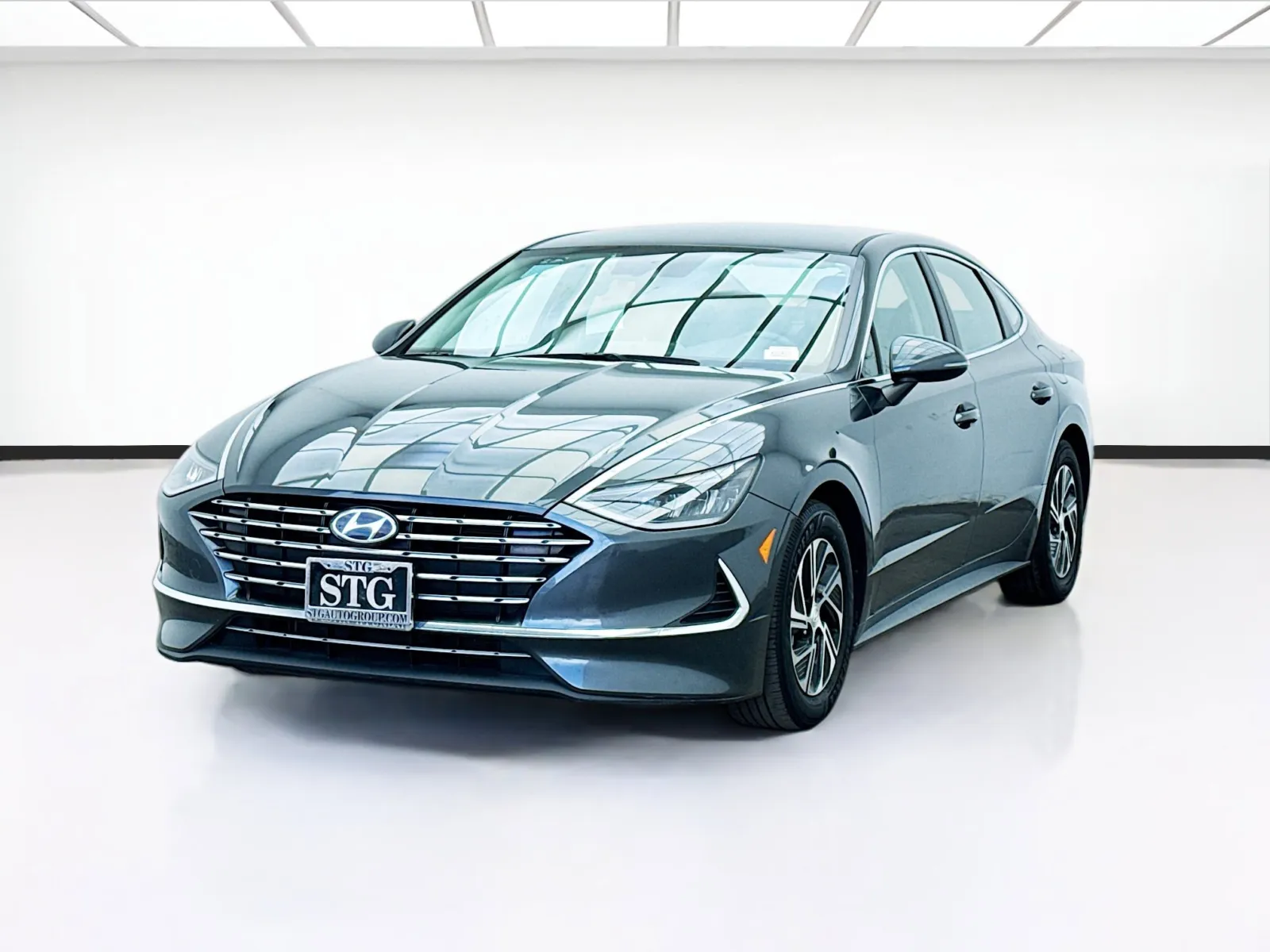 Gray 2021 Hyundai Sonata Hybrid Blue for sale in Bellflower, CA