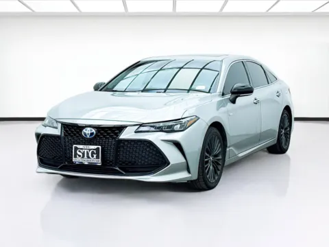 Red 2019 Toyota Avalon for sale in Bellflower, CA