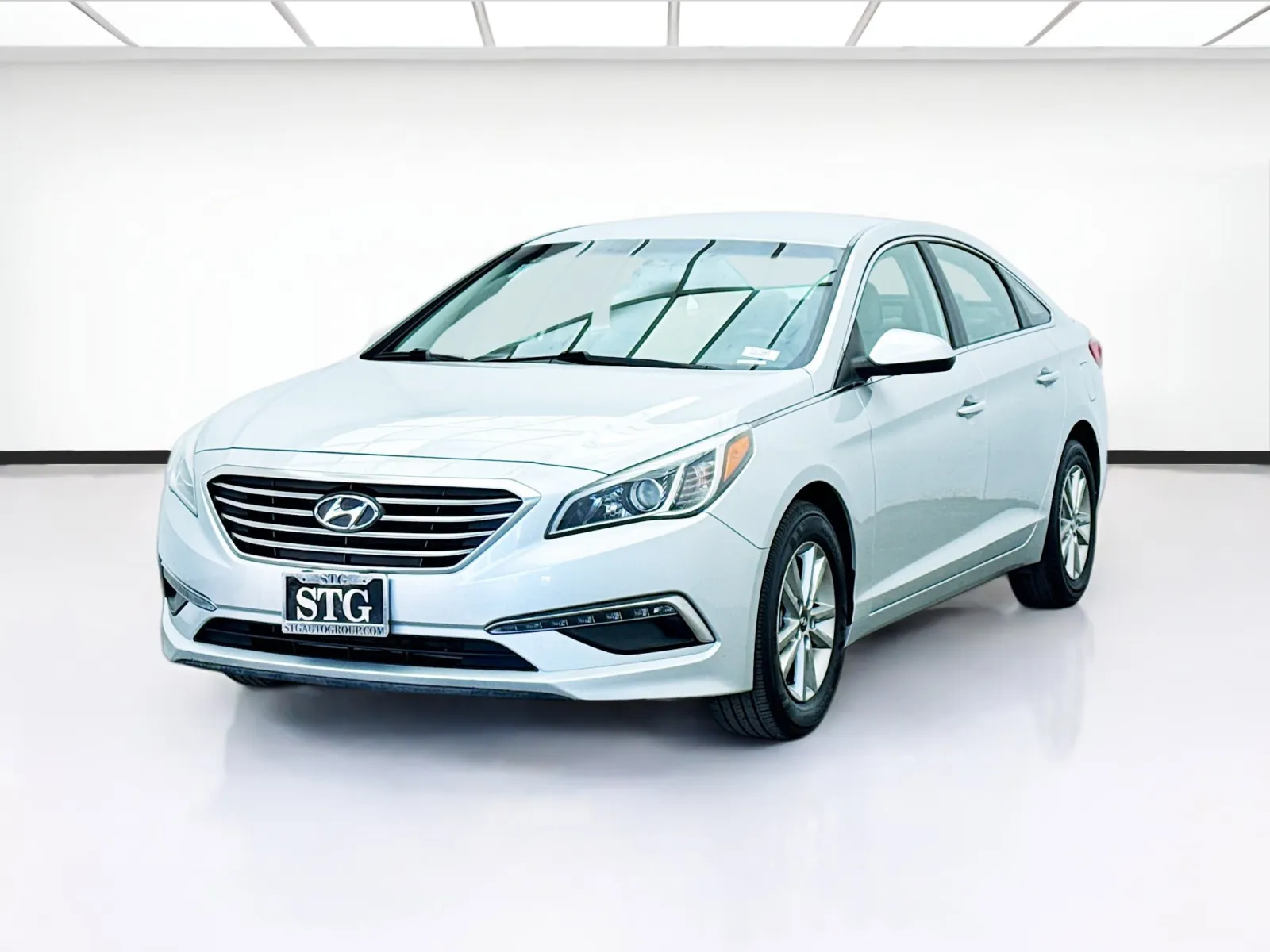 2015 Hyundai Sonata SE's photo