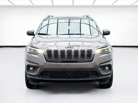Photos of 2021 Jeep Cherokee Latitude Lux 80th Anniversary for sale in Bellflower, CA at STG Bellflower
