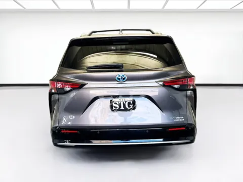 More photos of 2021 Toyota Sienna Platinum 7 Passenger at STG Bellflower, CA