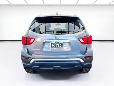 More photos of 2020 Nissan Pathfinder S at STG Bellflower, CA