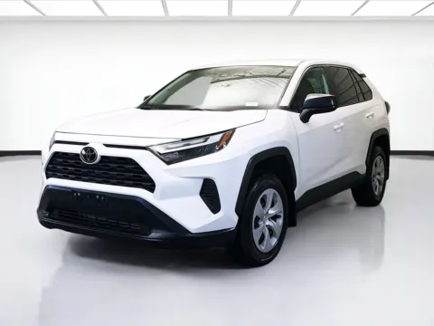 White 2024 Toyota RAV4 LE for sale in Bellflower, CA