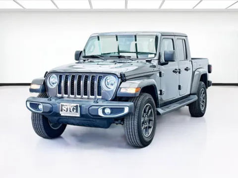 Gray 2023 Jeep Gladiator Overland for sale in Bellflower, CA